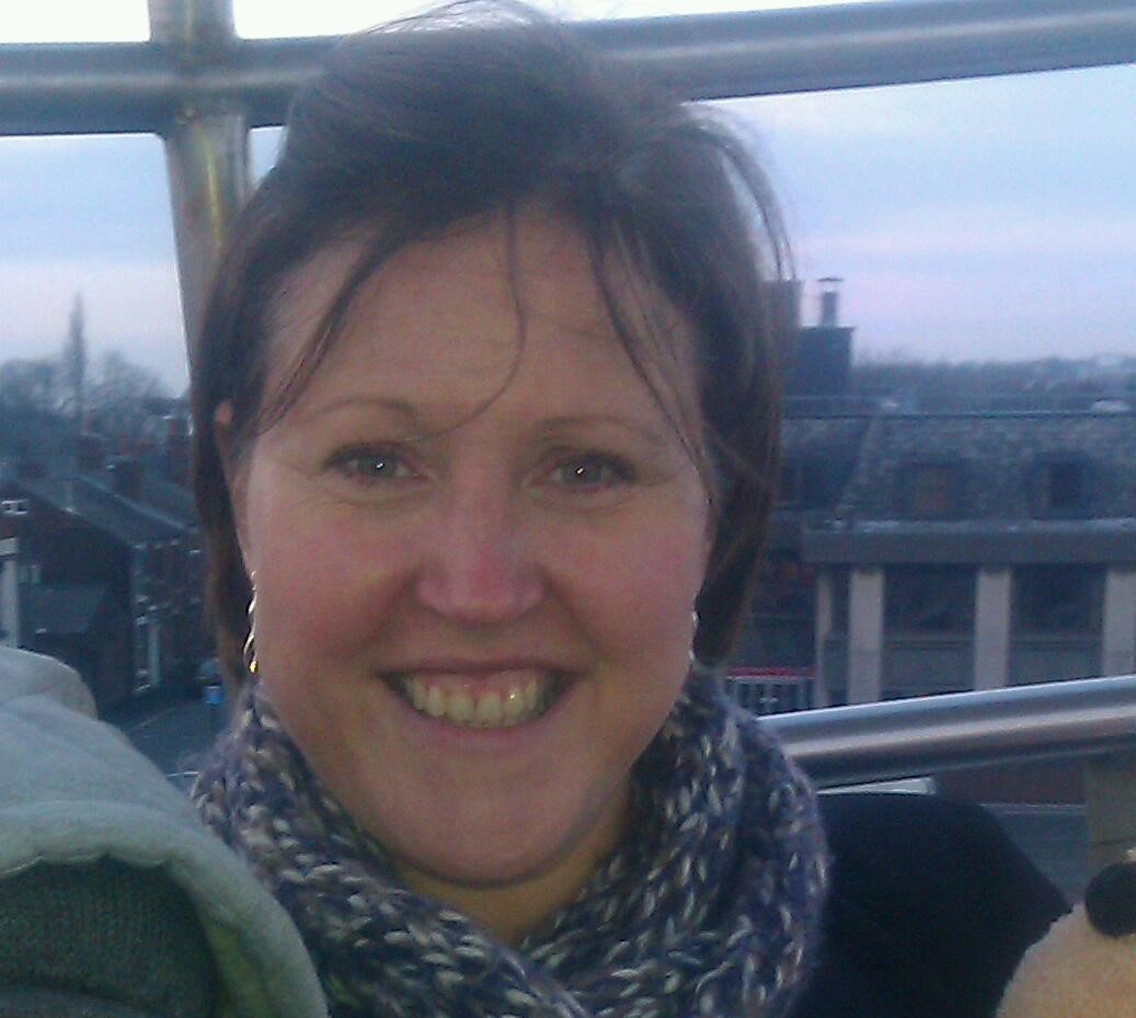 Michelle volunteer with Ynot Aspire